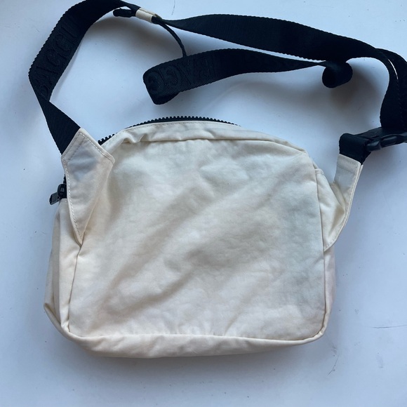 NWOT BAGGU Fanny Pack - Picture 9 of 11
